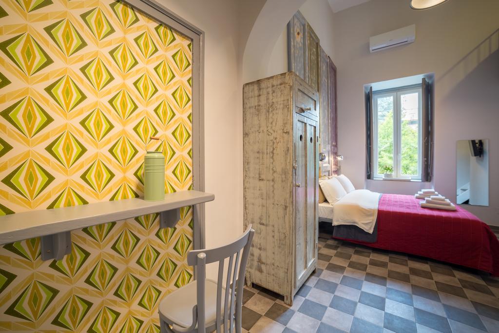 Bed and Breakfast The Foria House By House In Nápoles Habitación foto