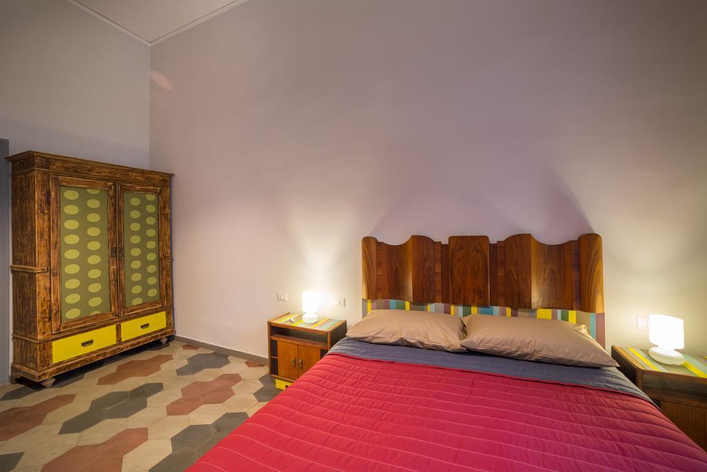 Bed and Breakfast The Foria House By House In Nápoles Habitación foto