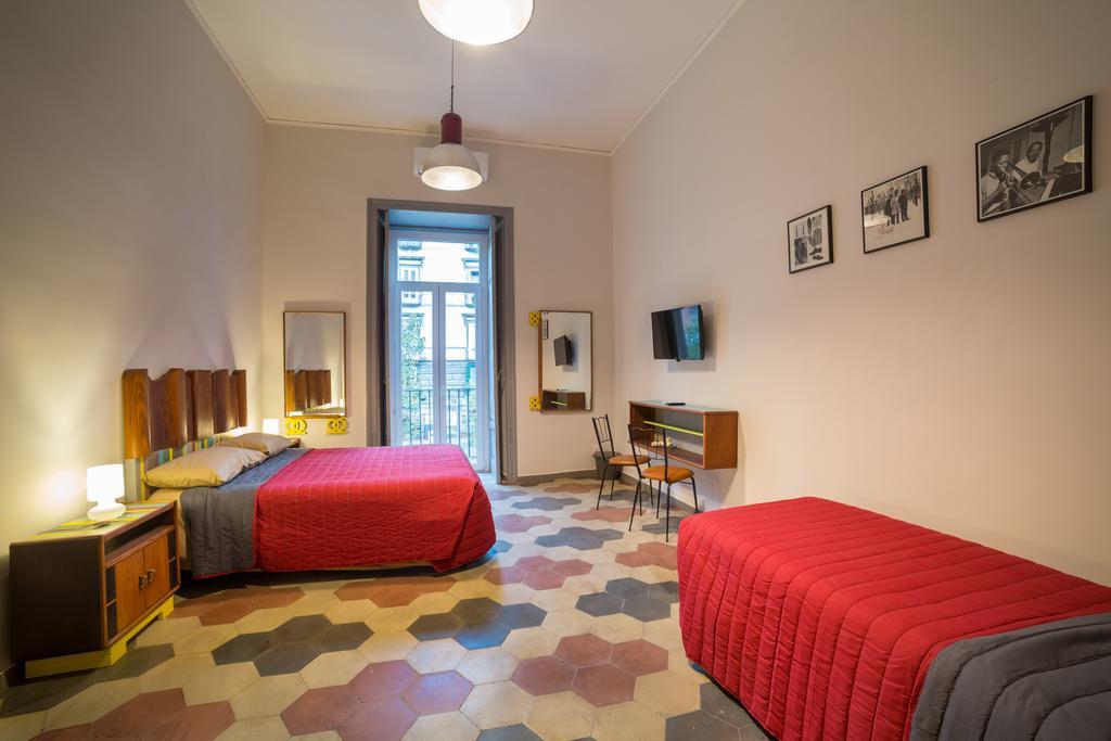 Bed and Breakfast The Foria House By House In Nápoles Habitación foto