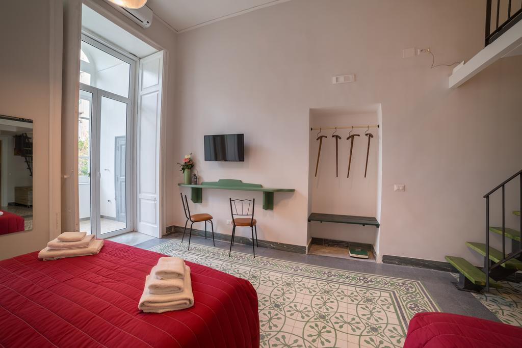 Bed and Breakfast The Foria House By House In Nápoles Habitación foto